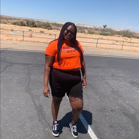 Meet your Posher, Danielle - Picture 1 of 1